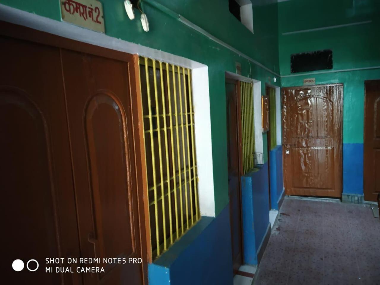 Hotel Yatri Niwas 瓦拉纳西 外观 照片